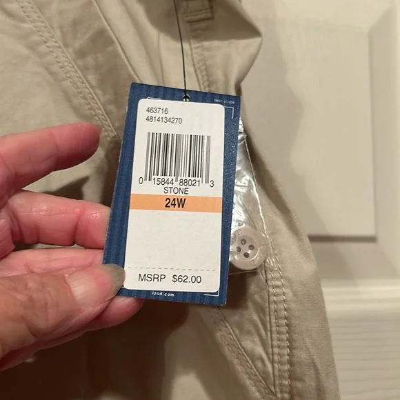 Izod sz 24 Stone Colored Knee Length Shorts -NWT - Picture 4 of 8